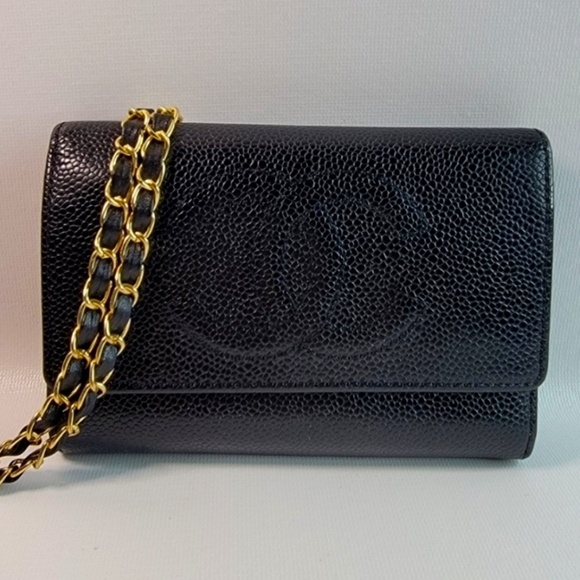 Chanel wallet on Chain - Picture 1 of 16